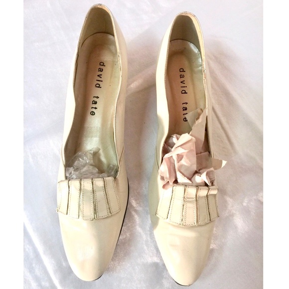 3/$40 DAVID TATE Womens Off-white Leather Preppy Kiltie Thick French Heels~7.5SS - Picture 2 of 10